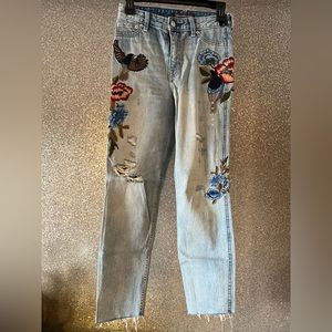 NWT Abercrombie Girlfriend Jeans - Embroidered/Embellished - 24 - Signature Col